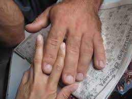 L'assurance d'une vie meilleure... ben même pas !: Denis Cyplenkov a les  plus grosses mains que vous puissiez voir