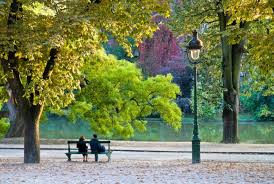 Public park situated in northeast of paris. Parc Des Buttes Chaumont Great Runs