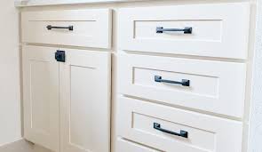 how to mix and match cabinet hardware