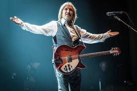 Tom Pettys Greatest Hits Returns To Billboard 200 Albums