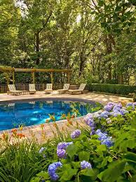 40 Swimming Pool Landscaping Ideas