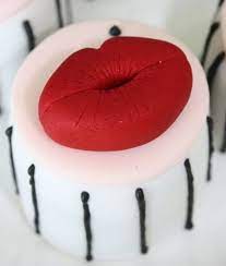 pouty lip cake bites amazing cake ideas