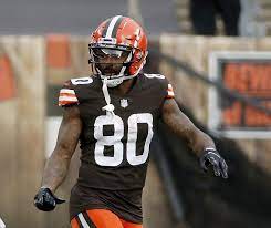 Browns WR Jarvis Landry playing despite ...