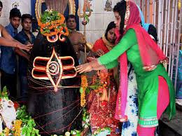 Married and unmarried women, as well as hindu devotees. Mahashivratri 2021 Upay Do These Remedies On The Day Of Maha Shivratri Mahashivratri 2021 Upay à¤¬ à¤¹à¤¦ à¤– à¤¸ à¤¯ à¤— à¤® à¤‡à¤¸ à¤¬ à¤° à¤®à¤¨ à¤ˆ à¤œ à¤à¤— à¤®à¤¹ à¤¶ à¤µà¤° à¤¤ à¤° à¤‡à¤¨ à¤‰à¤ª à¤¯ à¤• à¤•à¤°à¤¨ à¤¸
