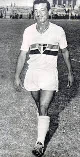 Zizinho was born on september 14, 1921 in são gonçalo, rio de janeiro, brazil as thomaz soares da silva. Zizinho Futebol Vintage Sao Paulo Futebol Clube Futebol Brasileiro