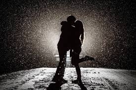 1440x900 couple kissing in snow