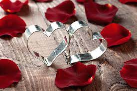 heart ring red rose petals