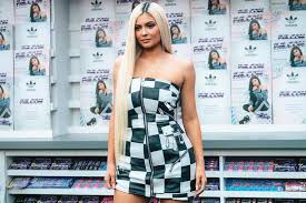 In 2019, coty bought 51% of shares for kylie cosmetics for $600 million usd. Kylie Jenner Net Worth 2019 Forbes Selebritytoday