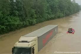 In limburg, delen van belgië en duitsland zorgt de wateroverlast voor . Transport Online Doden Door Ernstige Overstromingen In Beieren Foto S