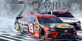 Back in 2017, driver carl edwards shocked the world as he stepped away from his racing career. Nascar On Twitter Mtj Cousin Carl Martintruex Jr And Carl Edwards Are Now Tied For 28th On The All Time Nascar Cup Series Wins List With 28 Career Victories Https T Co Sa6qnojegx