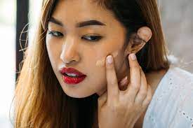 how to apply makeup on dry flaky skin
