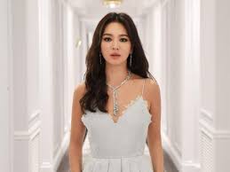 This led to her being cast in a small role in her first. Ups Song Hye Kyo Ketahuan Stalking Instagram Song Joong Ki