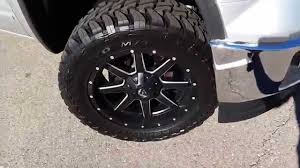 No Tire Rub With A Leveling Kit From Rough Country On A 2014 2015 Gmc Sierra