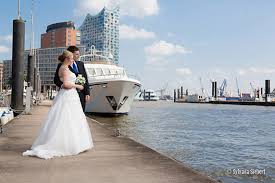 Wir begleiten ihre hochzeit mit einer die fotografen sehen einer hochzeit entsprechend aus. Fotograf Hamburg Fotografin Sylvana Siebert Fotografen Hamburg Die Hochzeit Einer Der Schonsten Momente In Ihrem Leben Wir Fotografieren Ihre Hochzeit Fotografin Hamburg Hochzeitsfotografin Hamburg Hochzeitsfotograf