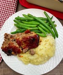 This turkey meatloaf is packed with veggies and topped no mystery meat, here! C5vpqainqntnlm