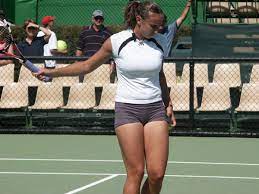 テニス 巨乳