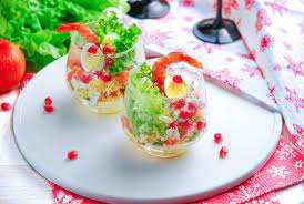 Салат в креманках с креветками порционный праздничный рецепт с фото  пошагово - 1000.menu