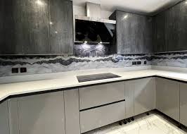 how are glass splashbacks fitted