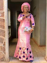 30.12.2019 · l'année 2019 a été marquée par l'ascension de l'afrique dans la mode. Pin By Made In Maalii On Modeles Differents Pagnes Africains African Fashion Skirts African Design Dresses Latest African Fashion Dresses