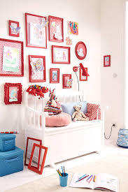 This board includes gallery wall ideas and gallery wall layouts for every room in the house. Colourful Diy Gallery Wall Tesa