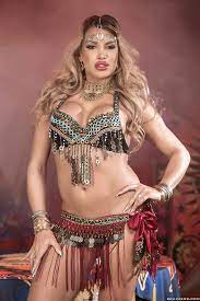 For a pornstar she looks sexy in bellydance outfits : r/BellyDanceGW