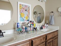 how to organize the bathroom counter