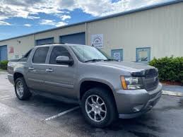 used chevrolet avalanche for right
