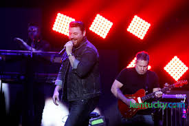 Review Of Day 1 Of Red White Boom Rupp Arena Chris Young