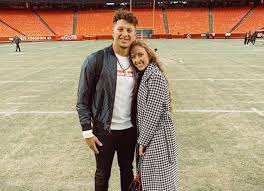 Patrick mahomes girlfriend brittany matthews really really wants you to know she's his girlfriend and not going anywhere. Patrick Mahomes Girlfriend Brittany Matthews A Symbol Of Chiefs Fans Loudness