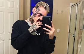 The past few weeks have been a rollercoaster for american singer, aaron carter. Aaron Carter Got A New Face Tattoo Amid Mental Health Concerns