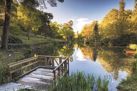 leonardslee lakes gardens