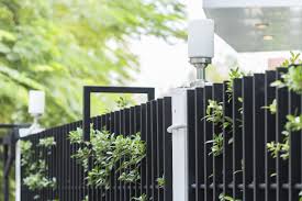 what are the benefits of aluminum fences