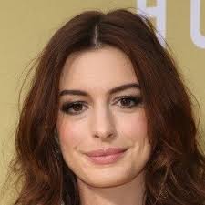 We do not post paparazzi/stalkerazzi photos in an effort to respect anne's privacy. Anne Hathaway Bio Family Trivia Famous Birthdays