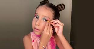 young kids wearing makeup health risks