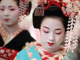 geiko or maiko traditional kyoto