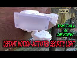 defiant motion activated security light
