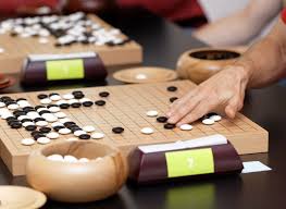 Juegos de mesa tradicionales, como el ajedrez, las damas o el 4 en raya. 25 Juegos Tradicionales Japoneses Muy Curiosos