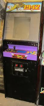 1942 arcade machine by capcom 1984