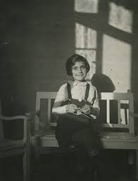 Her birthday, what she did before fame, her family life, fun trivia facts, popularity rankings, and more. Margot Frank