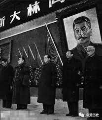 1953年斯大林葬礼，苏联高官抬棺送行！ - 每日头条