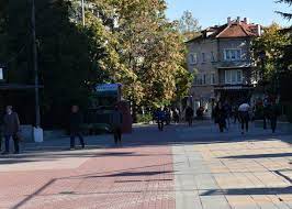 С пожелания за попътен вятър и успех в живота училищата в асеновград изпращат своите абитуриенти. Asenovgrad V Top 10 Po Finansova Ustojchivost Asenovgrad Onlajn