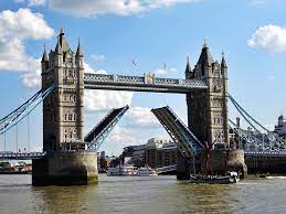 First of all, allow me to introduce you to london, one of the most wonderful cities, with its beautiful destinations, most known buildings, museums, parks, and fantastic landmarks. Top Places To Visit In London Trip For The Fashionista