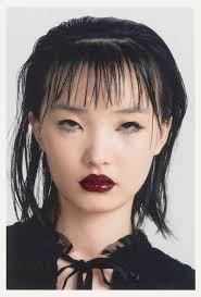modern emo makeup looks 2021 glossy