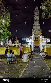 Pleine Lune Bali - Denpasar, Bali, Indonésie. Cérémonie religieuse à l'occasion de la pleine  lune. Temple Pura Jagatnatha Photo Stock - Alamy