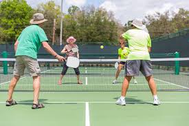 Pickleball played for 11 points. Pickleball Wikipedia