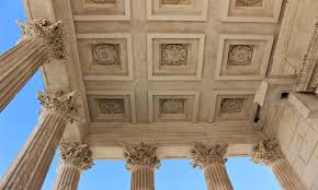 The maison carrée was the temple of this square, dedicated to the princes of youth, to augustus and his grandsons and heirs who died at an early age. Maison Carree Nimes Archaeology Travel