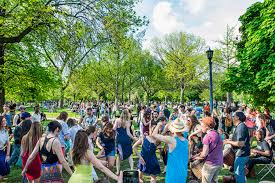 Canada, province of ontario, city of toronto, trinity bellwoods park. This Is What Trinity Bellwoods Looks Like On A Weekend