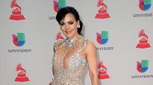 Maribel Guardia se rapa la cabeza? - CNN Video