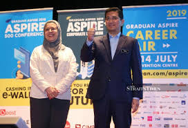 The first ever united career networking fair is happening! Azmin Give Dr M Time To Fix Economy Before Leaving Office