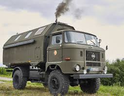 Wohnmobil im NVA-Lastwagen: Könnern: Ehepaar baute NVA-Lastwagen W50 zum  Wohnmobil um